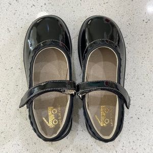 See Kai Run girls patten leather, Mary Jane size 12.
